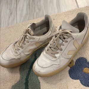 Veja White and Cream Sneakers Classic Athletic Design